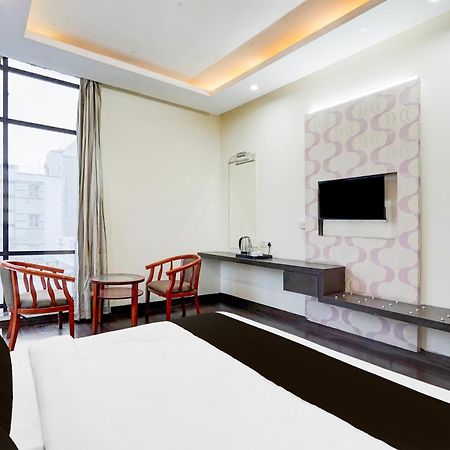 ホテル Super Townhouse Sector 51 Noida Near Metro Station エクステリア 写真