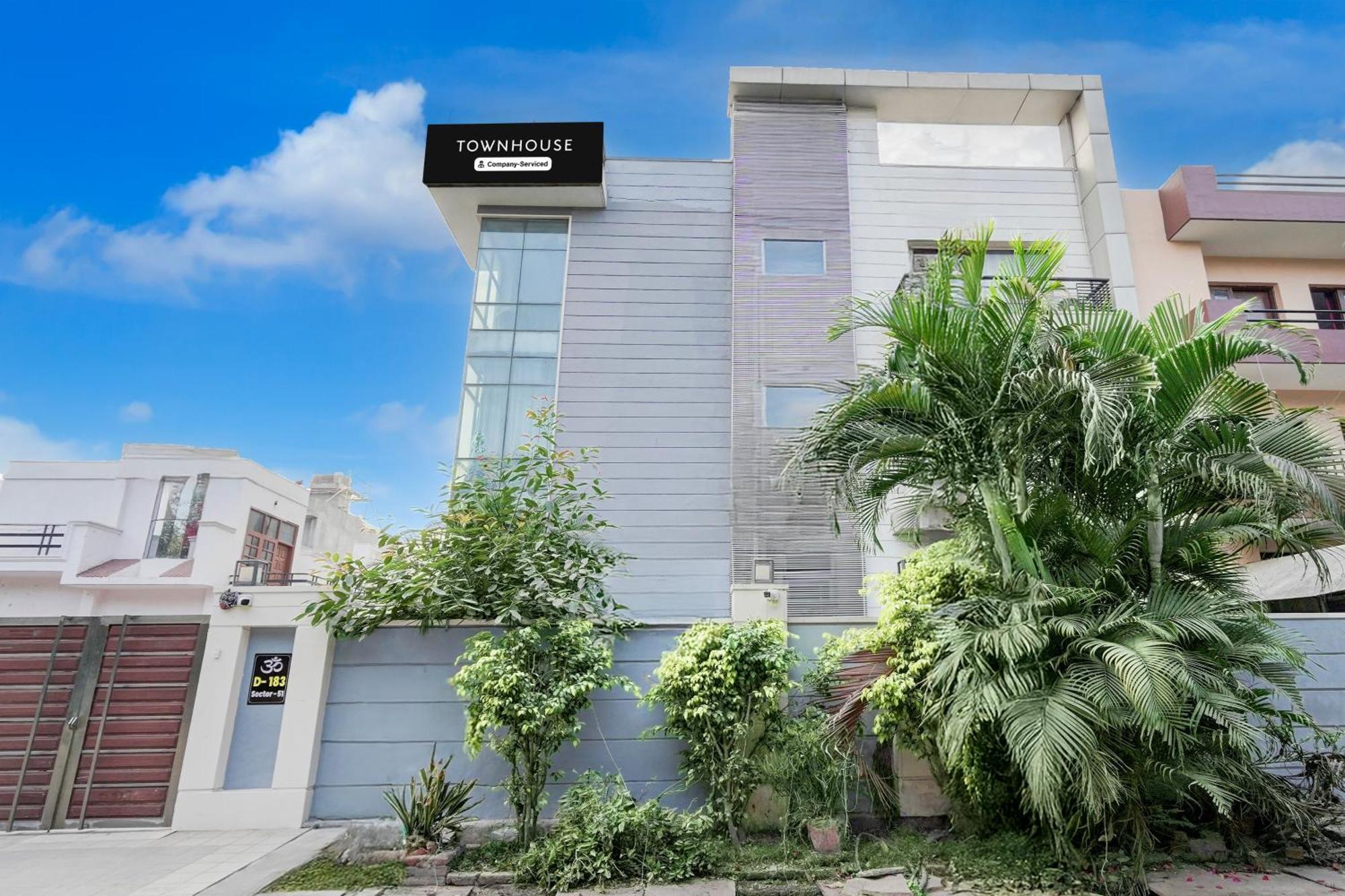 ホテル Super Townhouse Sector 51 Noida Near Metro Station エクステリア 写真