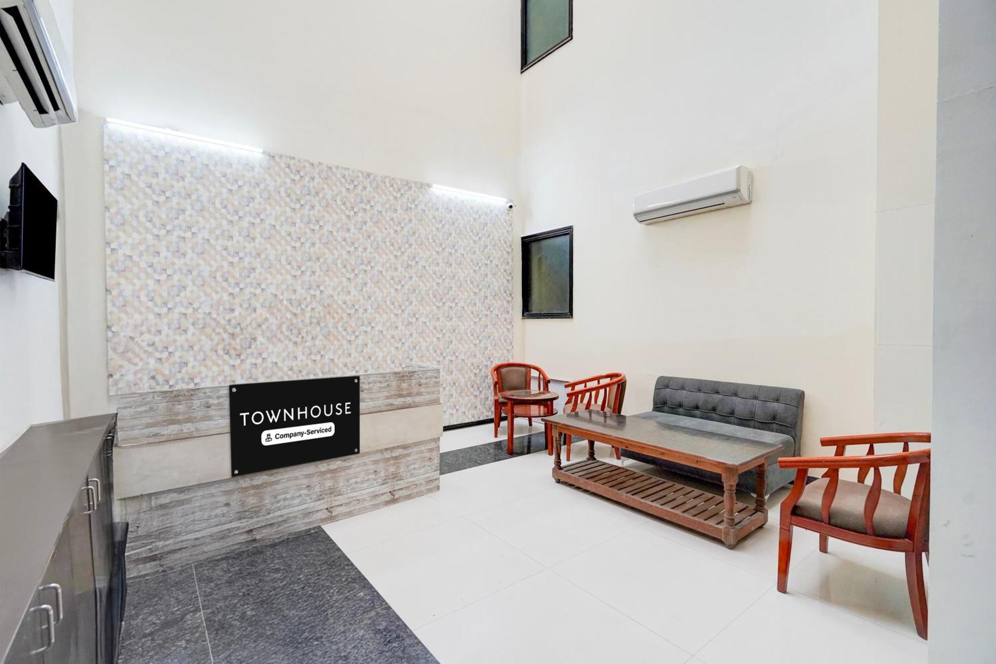 ホテル Super Townhouse Sector 51 Noida Near Metro Station エクステリア 写真